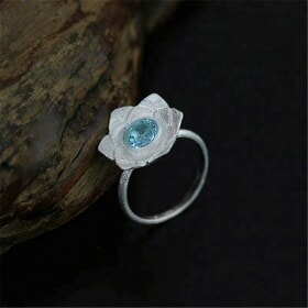 Pure-Lotus-silver-peruvian-ring-with-Topaz (2)